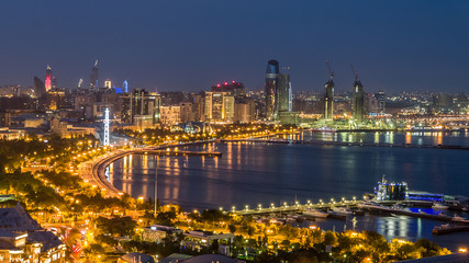 Obraz premium Beautiful illuminated skyline of Baku - the booming capital of Azerbaijan