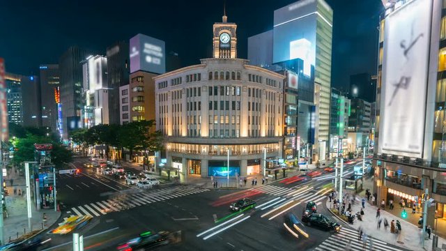 Timelapse of Ginza Crosswalk at Night in Tokyo -Zoom In-
