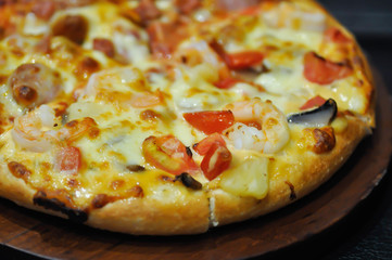 shrimp pizza or seafood pizza