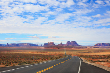 Fototapeta na wymiar Panoramic view of Entrance to Monument Valley