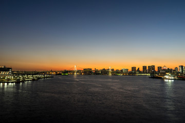 豊洲大橋から望む日没風景