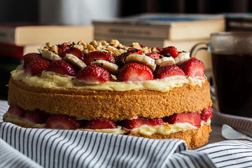 banana and strawberry cake