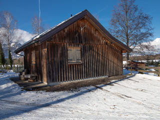 Forsthütte im Winter