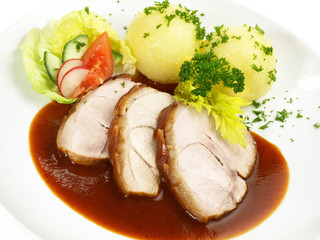 Schweinebraten mit Kartoffelknödel