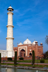 Fototapeta na wymiar Mosque in the territory Taj Mahal, Indiaia