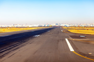 Fototapeta premium 空港 ビジネスマン 出張 