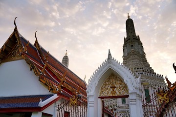 Fototapeta premium wat arun as a famous landmark in Bangkok, Thailand
