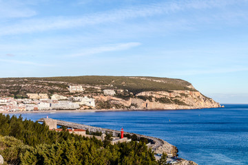 Fototapeta na wymiar Vista panoramica de Sesimbra em Portugal