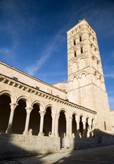 Fototapeta na wymiar Romanesque columns segovia, Spain