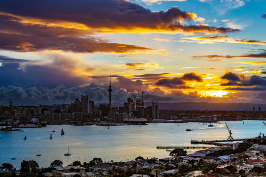 New Zealand. Auckland. The skyline of the city and Waitemata Harbour seen from Mt Victoria (Devonport)