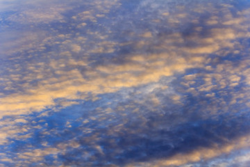 Fototapeta na wymiar Sky with fluffy clouds