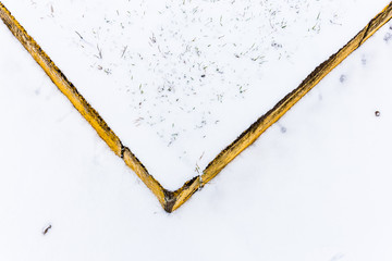 Bordsteine im Schnee