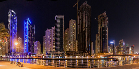 Fototapeta na wymiar Evening view Marina Walk and Dubai Marina skyline, UAE