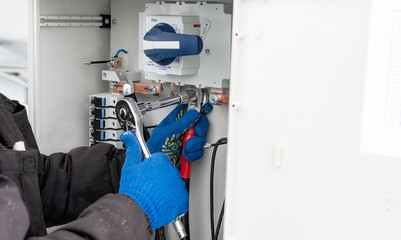 The process of connecting high voltage wires