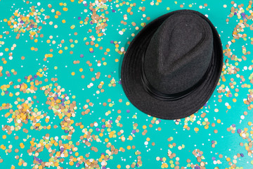 Background of confetti with elements related to the carnival and summer