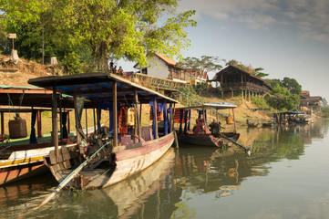 Fototapeta na wymiar Don Khong Ferries - Mekong River, laos