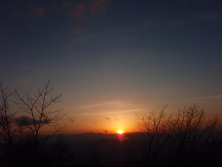 冬の八ヶ岳 ～ 山麓より見送る夕日