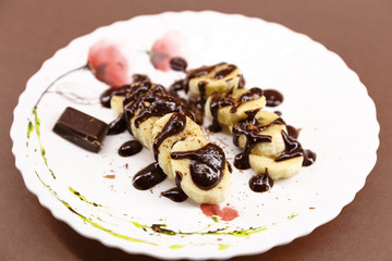  fried bananas in chocolate
