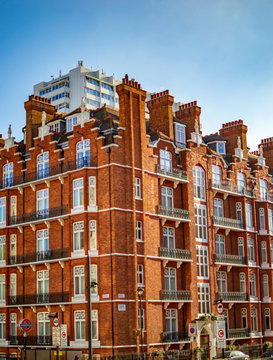 A red brick building on chiltern street london