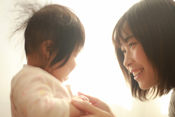 笑顔の親子