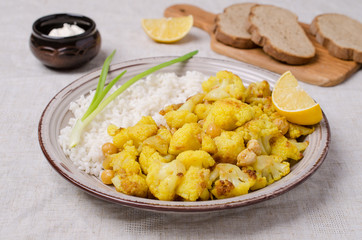 Roasted cauliflower with chickpeas