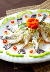 Delicious Thai cuisine, mixed with raw shrimp