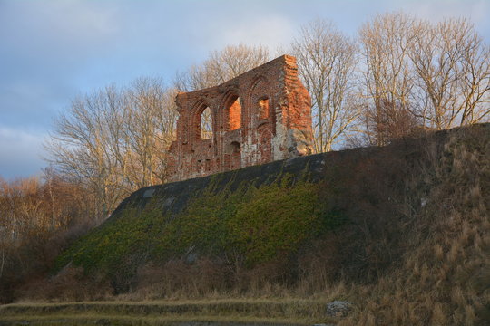 Kirchenruine von Hoff in Polen