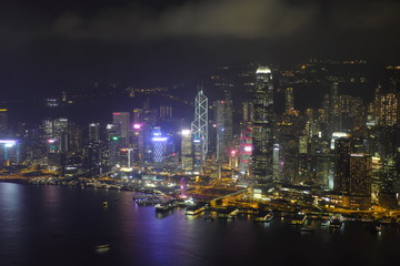 Fototapeta na wymiar 夜の香港中環