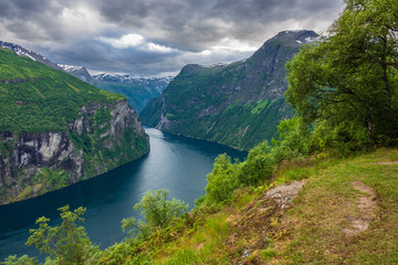 Obraz na płótnie Canvas Blick auf den Geirangerfjord in Norwegen