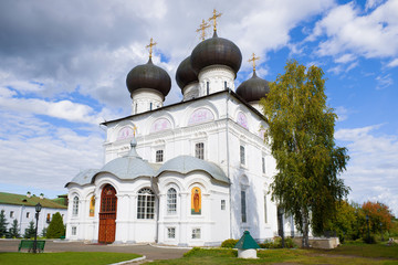 Fototapeta na wymiar Uspensky Cathedral on a sunny September afternoon. Uspensky Trifonov Monastery Kirov, Russia