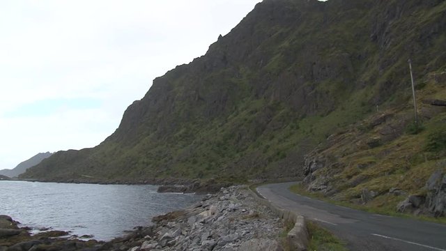 Norwegen, Lofoten, Herbst, Stra&szlig;e, K&uuml;stenstra&szlig;e, Vestvag&oslash;ya, 815, Fv 815,Henningsv&aelig;rstraumen, Straumen, Malstrom, Valberg, Fjord, Vestfjorden,