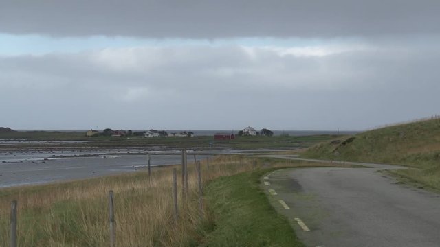 Norwegen, Lofoten, Kvalnes, 996, Fv996, Fv 996, Stra&szlig;e, Landstra&szlig;e, K&uuml;stenstra&szlig;e, K&uuml;ste, T&uuml;mpel, Insel, Tundra, Gipfel, Felswand, unber&uuml;hrt, abgeschieden, Vestersand,