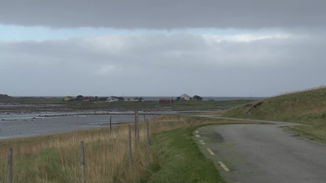Norwegen, Lofoten, Kvalnes, 996, Fv996, Fv 996, Stra&szlig;e, Landstra&szlig;e, K&uuml;stenstra&szlig;e, K&uuml;ste, T&uuml;mpel, Insel, Tundra, Gipfel, Felswand, unber&uuml;hrt, abgeschieden, Vestersand,