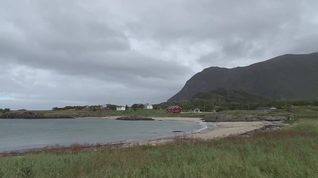Norwegen, Lofoten, Kvalnes, 996, Fv996, Fv 996, Stra&szlig;e, Landstra&szlig;e, K&uuml;stenstra&szlig;e, K&uuml;ste, T&uuml;mpel, Insel, Tundra, Gipfel, Felswand, unber&uuml;hrt, abgeschieden, Vestersand,
