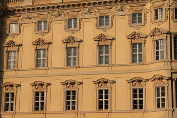 Fototapeta na wymiar Barocke Pracht zurück in Berlin; Schlossfassade am Eckrondell