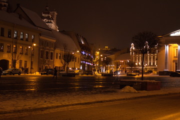 Fototapeta na wymiar Night. Vilnius. Light. lanterns. roads.vilnius, night, lithuania, city, europe, street, architecture, building, town, capital, baltic, evening, eastern, travel, old, center, business, oldtown, cathed
