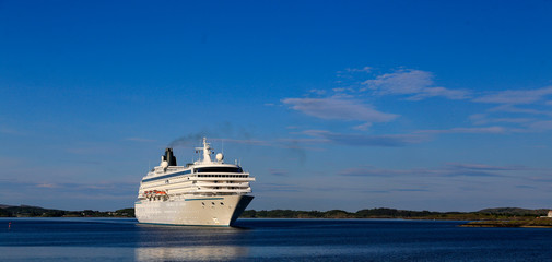 Passenger ships Ms Crystal Symphony is a cruise ship owned and operated by Crystal Cruises. on the...