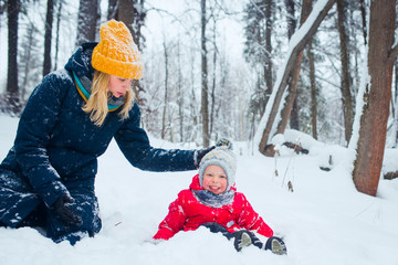 Fototapeta na wymiar family winter fun - mother and child