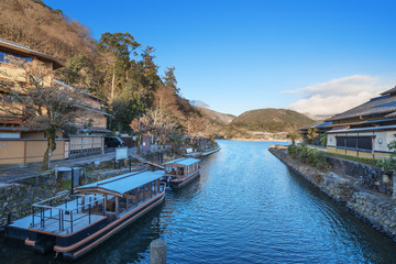 Fototapeta premium 冬の嵐山 渡月小橋の風景