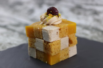 Amuse-gueules foie gras et pain d'épice en cube