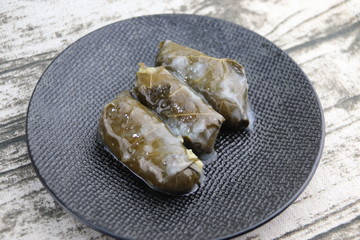 Dolma, feuilles de vigne fourré au riz