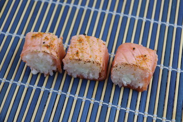 Makis au saumon