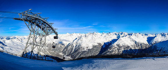 Panorama Pistenabfahrt am Giggijoch in den Ötztaler Alpen