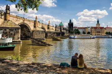 Naklejka premium Praga, sielanka na Moście Karola