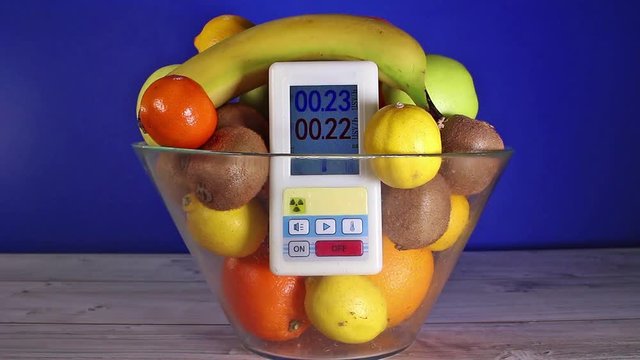 Banana radioactive fruit normal radiation fruits geiger counter measuring radioactivity background level food measurement
