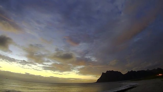 Norwegen, Lofoten, Nordlicht, Aurora Borealis, Polarlicht, Utakleiv, Vestvag&oslash;y, Leknes, Herbst, Stickstoff, Sauerstoff, Atome, Wolken, Bucht, Steinsfjorden, Fjord, Beleuchtung