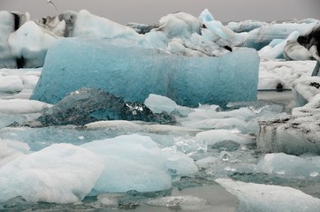 Ghiacciao islandese laguna di iceberg e lingue di ghiaccio