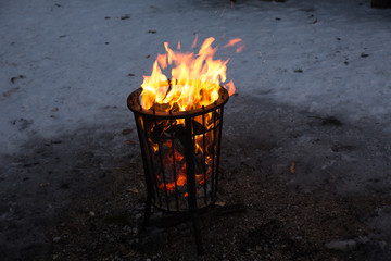 Feuer Winter Lagerfeuer Holz warm gemütlich