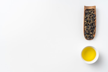 fresh taiwan oolong tea and cup