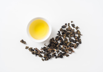 fresh taiwan oolong tea and cup